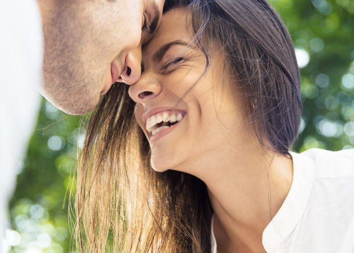 Flirt-tips-to-follow-while-on-a-first-date-with-someone-you-met-online.jpg